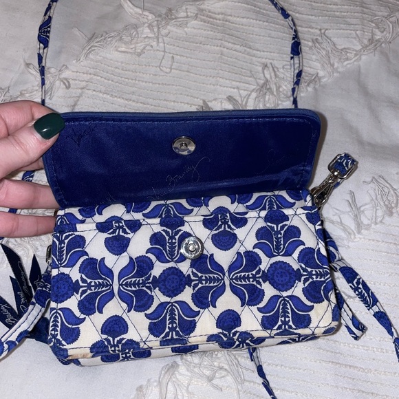 Vera Bradley cross body - Picture 3 of 6